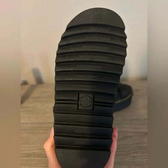 Dr. Martens platform sandals- size 7 - Picture 2 of 3